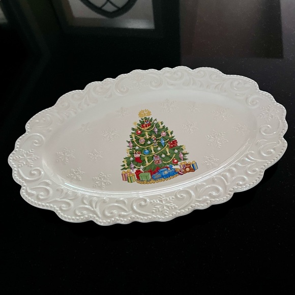 Temp-Tations by Tara Elegant 14" "David's Christmas" Platter - Like New - Picture 3 of 7